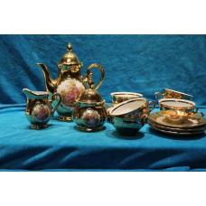 Bavaria Polychroom porselein (1910)
Thee servies 15-delig met galant decor