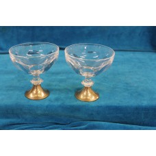 M v d B Kristal met zilver (19ᵉ eeuw)2 IJscoupes met zilveren voet