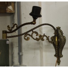 Koper (20ᵉ eeuw)
Wandlamp in bloemdecor