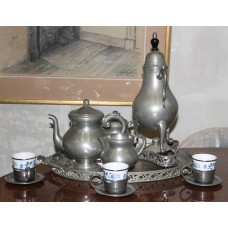 Daalderop Tin Tettau Porselein (20ᵉ eeuw)              
Koffie- thee servies