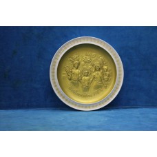 Hutschenreuter Aardewerk (1978) Sierbord
Met decor van Maria Jozef en Jesus Christus