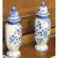 Porceleinen fles Aardewerk (20ᵉ eeuw)
2 Dekselvazen met bloem decor