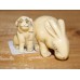 Ivoor  (20ᵉ eeuw) Netsuke
Haas met hond