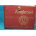 Boek (20ᵉ eeuw)
Zangbundel met dasspeld van
de Nederlandse Arbeids Dienst