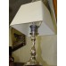 Klassieke schemerlamp met vierkanten kap en ronden voet