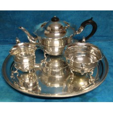 Sheffield Zilver (1900)  Koffie set in Voictoria stijl Gewicht: Circa 762 gram