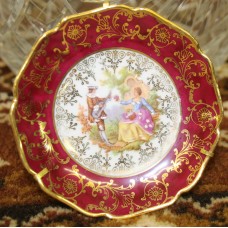 Limoges (20e eeuw) Aardewerk  Sierbord decor verliefd paar