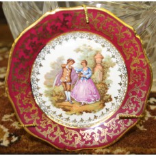Limoges (20e eeuw) Aardewerk  Sierbord decor verliefd paar