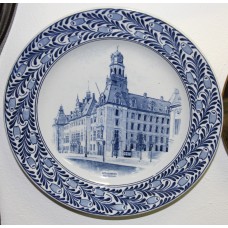 Peter Ragout (20e eeuw) Aardewerk  Sierbord Stadhuis Rotterdam blauw