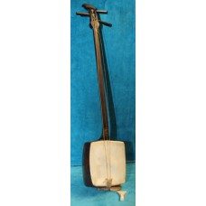 Japanse Vintage Miniatuur Instrument Houten en perkamenten samisen met beschildering van golven