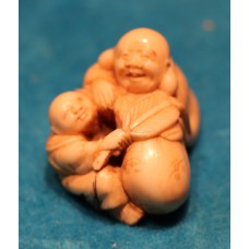 Japan (19ᵉ century) Ivoor. Netsuke