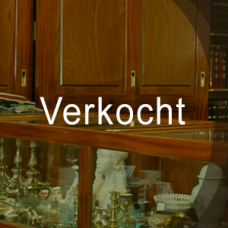 Hout (19ᵉ) Kasteelstoel (Dagobert) inklapbare zitstoel met aan de uiteinde van de twee armleuningen leeuwenkoppen